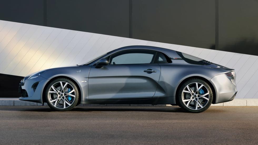 Με νέες εκδόσεις και infotainment η ανανεωμένη Alpine A110